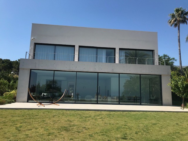 CASA EN DENIA APROVECHANDO LA ENERGÍA SOLAR FOTOVOLTAICA