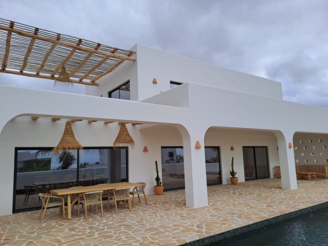 OTRA CASA CON AEROTERMIA Y SUELO RADIANTE