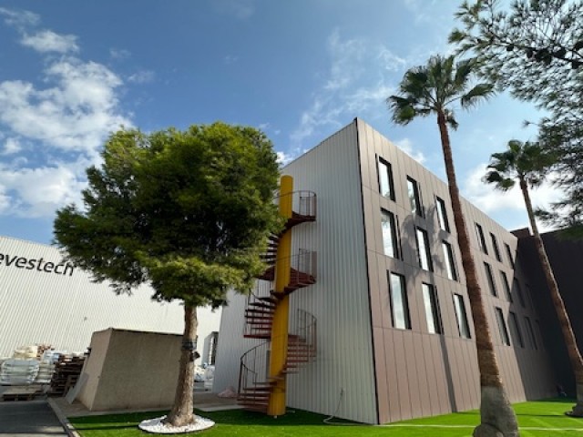 ID52 Edificio de oficinas y formación en Alicante