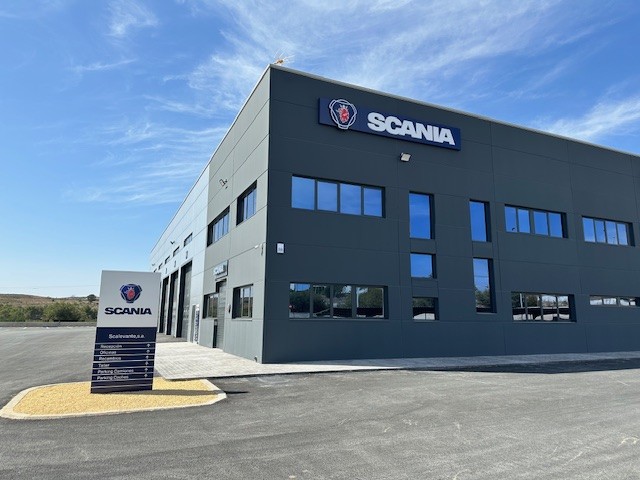 ID49 Edificio de oficinas concesionario Scania en Alicante