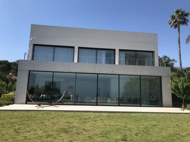Confort y eficiencia energética en una casa con vistas al mar en Dénia